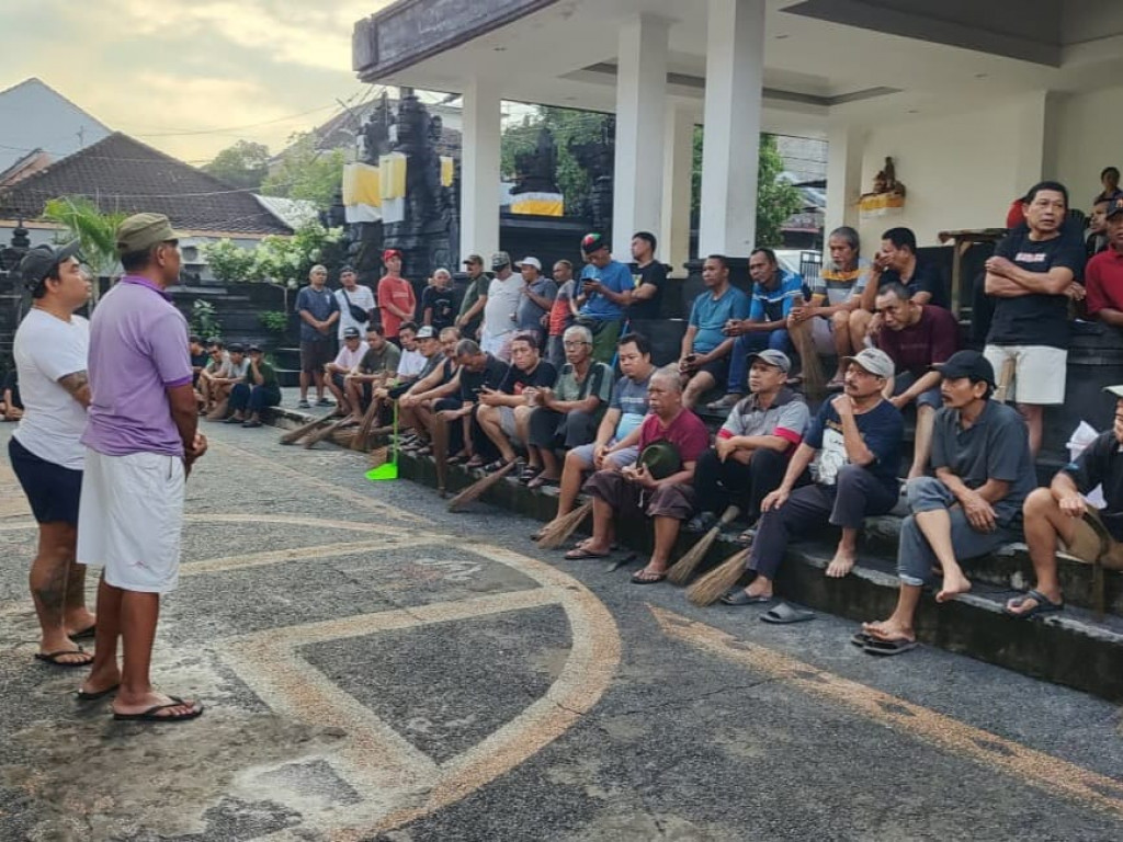 Implementasi Teba Modern Dalam Kegiatan Gotong Royong Warga Banjar Bhineka Nusa Kauh